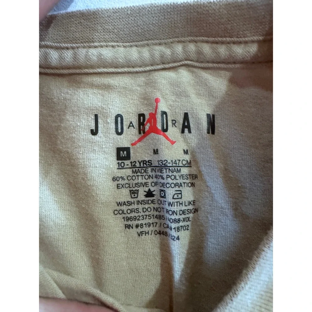 Jordan 23 Boys Tan Khaki Graphic T-Shirt Size M 10-12 Collegiate Athletic Tee